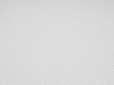 Fildişi kağıtların yüzeyi, lüks deri dokusuyla, izleyiciyi dokunsal manzarasının derinliğini ve zarafetini keşfetmeye davet eder.