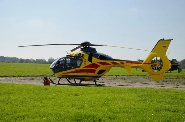 Helikopter ambulans — Stockfoto