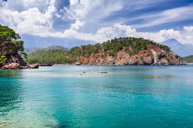 Panoramik deniz kenarı yakınındaki Kemer, Antalya, Türkiye.