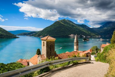 Boka Kotor Koyu'nda (Boka Kotorska), Karadağ, Europe liman.