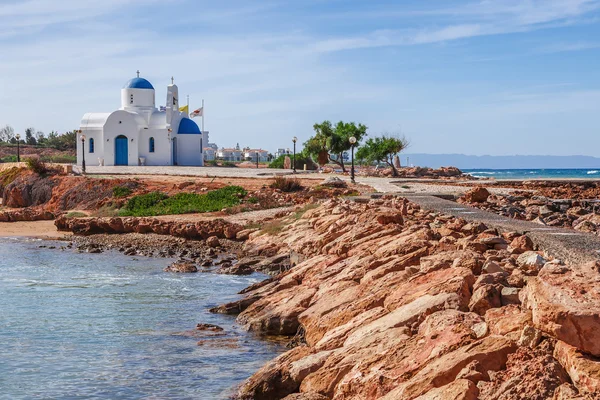 Orthodoxe Kirche in der Nähe von protaras und cavo greco, Insel Zypern, — Stockfoto