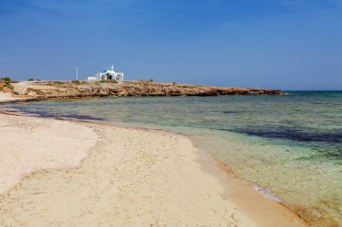 Aya Thekla (Saint Ayatekla) Kilisesi ile panoramik plaj manzara