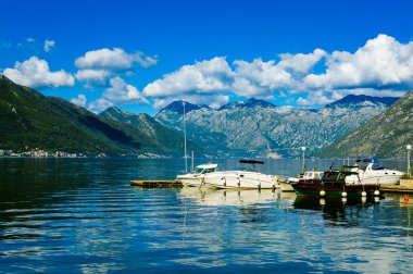 Liman ve yat'Boka Kotor Körfezi (Boka Kotorska), Karadağ, Europe.