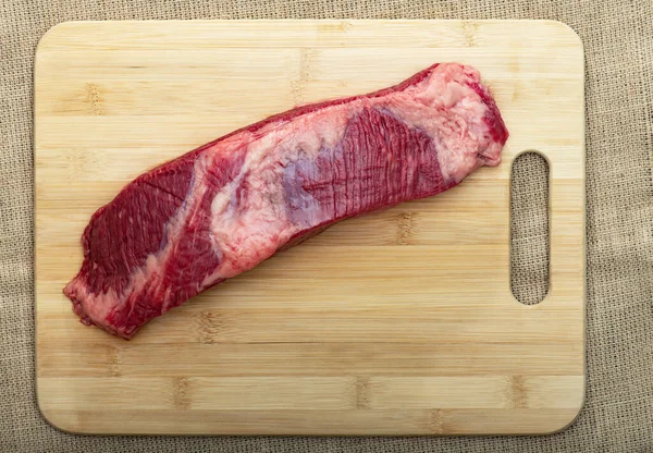 Pedaço Peito Carne Marmorizada Para Churrasco Peito Peito Uma Tábua — Fotografia de Stock