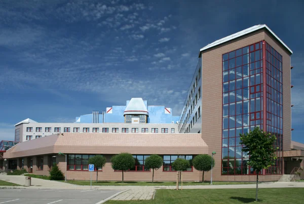 Modern ticari bina