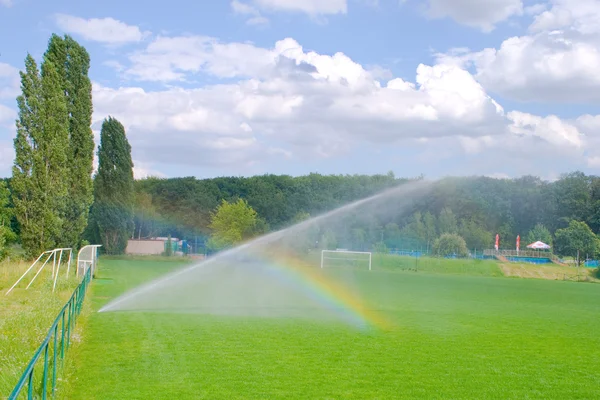 Futbol sahası ve gökkuşağı