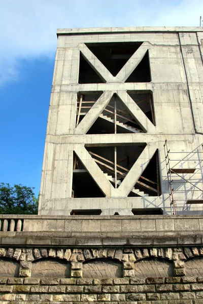 Betongebäude im Bau — Stockfoto