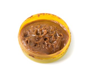 Beyaz arka plan üzerinde izole kullanılan lehim balmumu