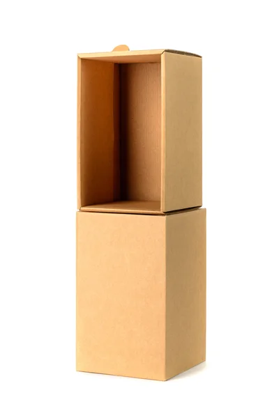 Kapaklı beyaz backgr izole kahverengi karton kutu paket — Stok fotoğraf