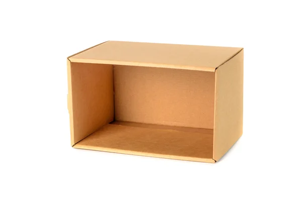 Коробка из коричневого картона, изолированная на белом фоне — стоковое фото