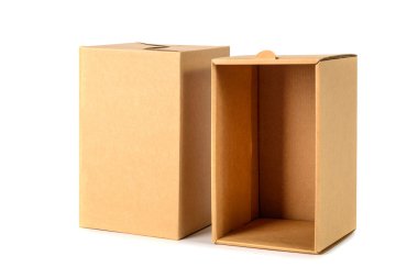 Kapaklı beyaz backgr izole kahverengi karton kutu paket