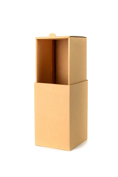 Bruine kartonnen doos pakket met deksel, geïsoleerd op witte backgr — Stockfoto