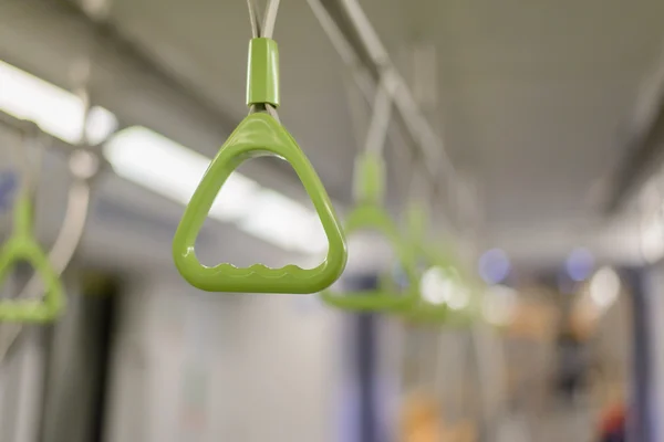 Grüner Halter für Bus und Bahn — Stockfoto