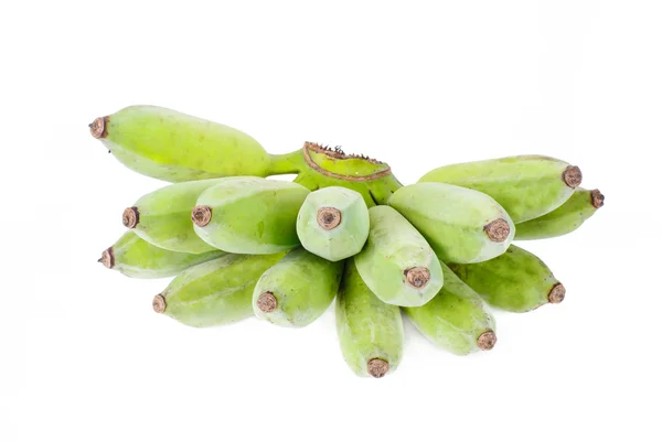 Le banane verdi non maturano, isolate su uno sfondo bianco — Foto Stock