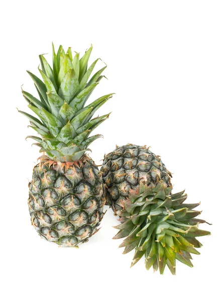 Ananas isoliert auf weißem Hintergrund, frisches Obst — Stockfoto