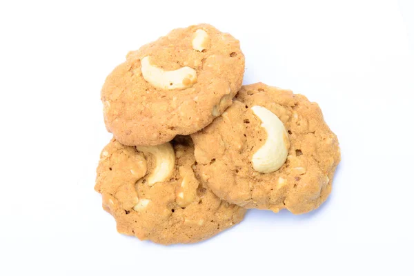 Anacardi biscotti di noci, isolato su sfondo bianco — Foto Stock