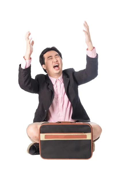 Orolig ung affärsman sitter och skriker, isolerade på whi — Stockfoto
