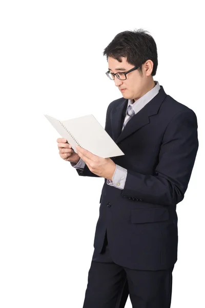 Asiático hombre de negocios leyendo cuaderno o diario para comprobar, isolat — Foto de Stock