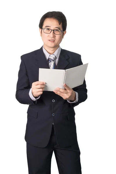 Asiático hombre de negocios leyendo cuaderno o diario para comprobar, isolat — Foto de Stock