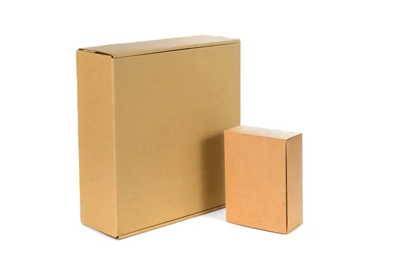 Fechado dois grandes e pequenos caixa de papelão ou caixa de papel marrom isolat — Fotografia de Stock