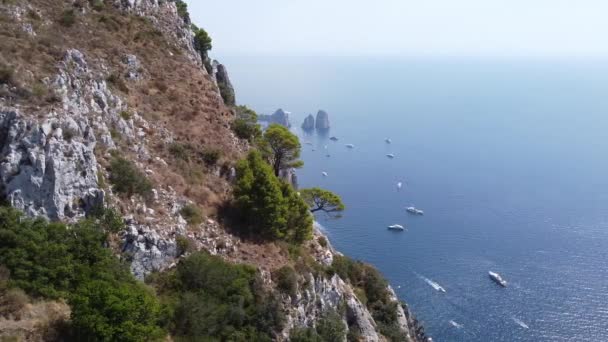 Uitzicht Vanuit Lucht Het Eiland Capri Met Zee Stapels — Stockvideo