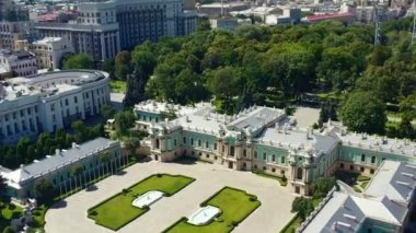 Kiev 'deki Mariinsky Sarayı' nın havadan görünüşü, Ukrayna 'daki Mariinsky Sarayı Kiev' in faşizmi.
