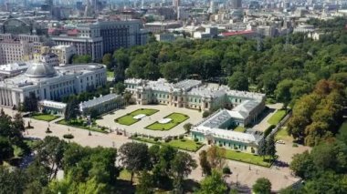 Kiev 'deki Mariinsky Sarayı' nın havadan görünüşü, Ukrayna 'daki Mariinsky Sarayı Kiev' in faşizmi.
