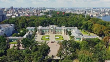 Kiev 'deki Mariinsky Sarayı' nın havadan görünüşü, Ukrayna 'daki Mariinsky Sarayı Kiev' in faşizmi.