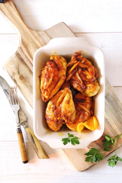 Pollo asado con naranja, jengibre y zumo de naranja — Foto de Stock