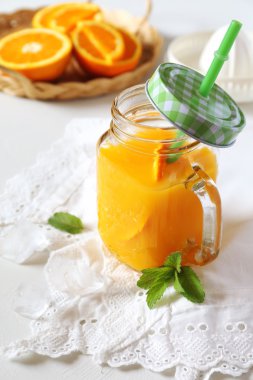 portakal suyu bir bardak kupa