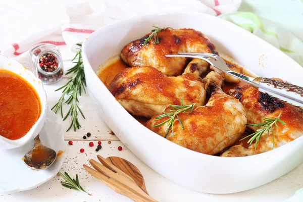 Pollo asado con salsa — Foto de Stock