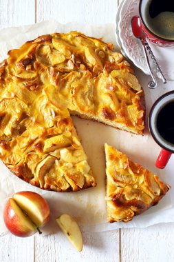 Elmalı turta ve kahve