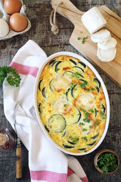 Cucina Francese Clafoutis Zucchine Vegetali Con Formaggio Capra Forno Ceramica — Foto Stock