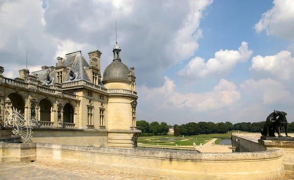 Франція: chateau de шантільї (Конде-музей) і сад дизайн — стокове фото