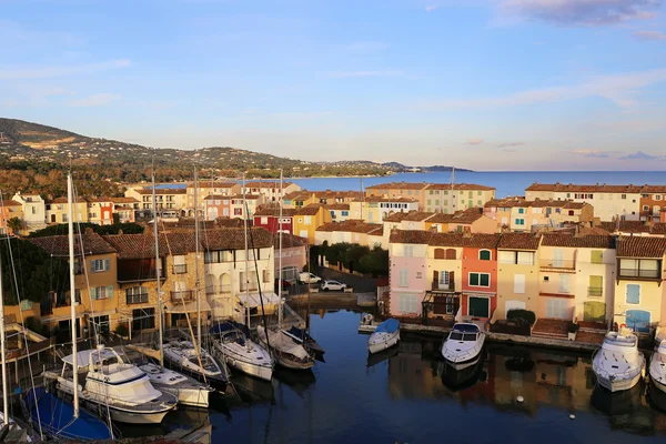 Francja. Cote d'Azur. Port Grimaud na zachodzie słońca — Zdjęcie stockowe