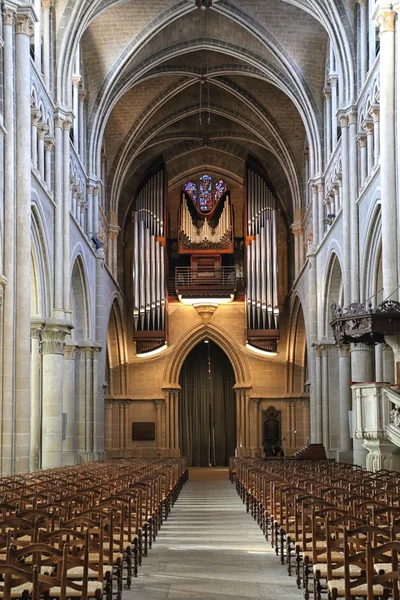 Лозанна. Орган в інтер'єрі собору — стокове фото