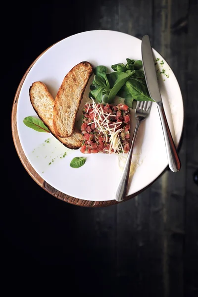 Tuna tartare ve kruton 