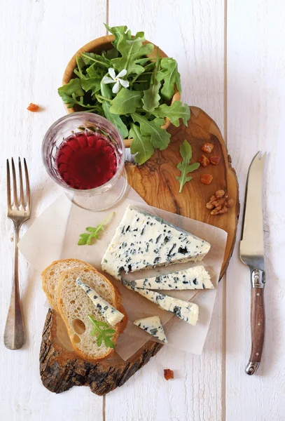 Roquefort blue cheese and wineglass — Stock Photo, Image