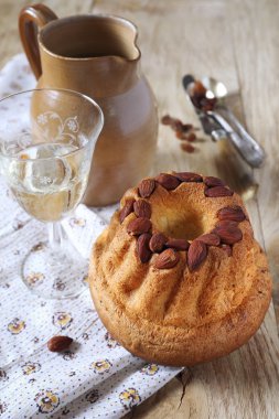 Alsatian mutfağı, Kouglof ve bardağı