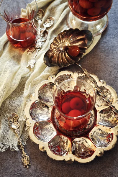Cherry Eau de vie: franska frukt brandy — Stockfoto