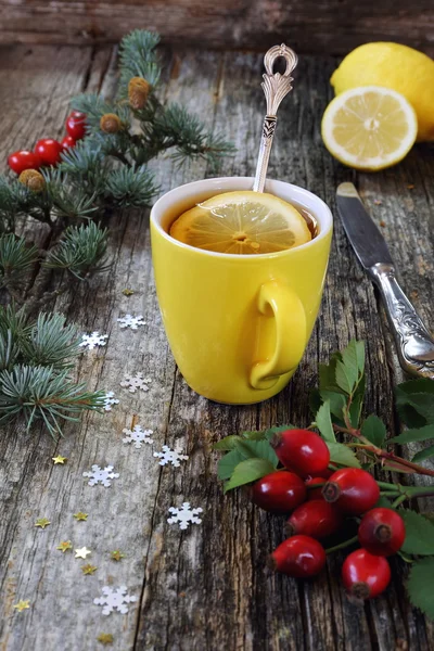 Vitamin tea rose hip and lemon — Stock Photo, Image
