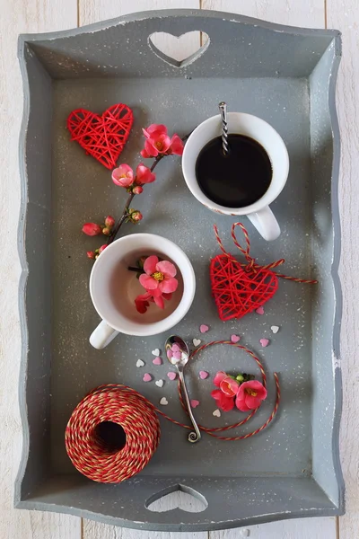 발렌타인의 날: 커피와 꽃 지점 — 스톡 사진