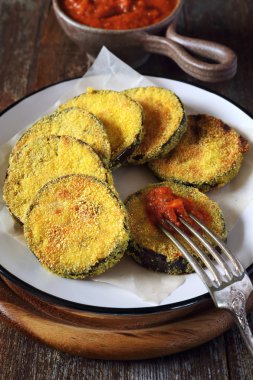 Kızarmış patlıcan tava 