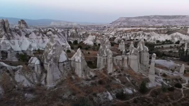 Love Valley van Cappadocia Goreme Turkije — Stockvideo