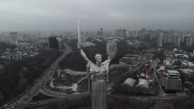 Anavatan Anıtı Ukrayna 'nın başkenti Kiev' de anıtsal bir heykeldir.. 