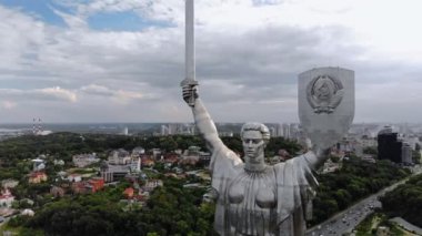 Anavatan Anıtı Ukrayna 'nın başkenti Kiev' de anıtsal bir heykeldir.. 