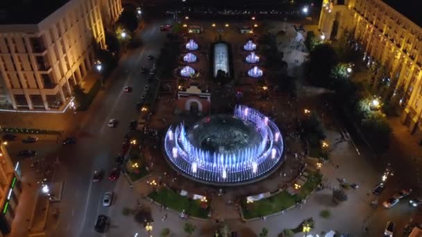 Ukrayna, Kiev 'deki Independence Meydan' ın en üst görüntüsü. — Stok video