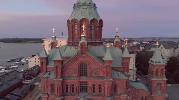Helsinki Uspenski Katedrali hava görüntüsü — Stok video