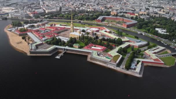 Drone vista de las atracciones de San Petersburgo — Vídeos de Stock