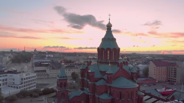 Helsinki Uspenski Katedrali hava görüntüsü — Stok video